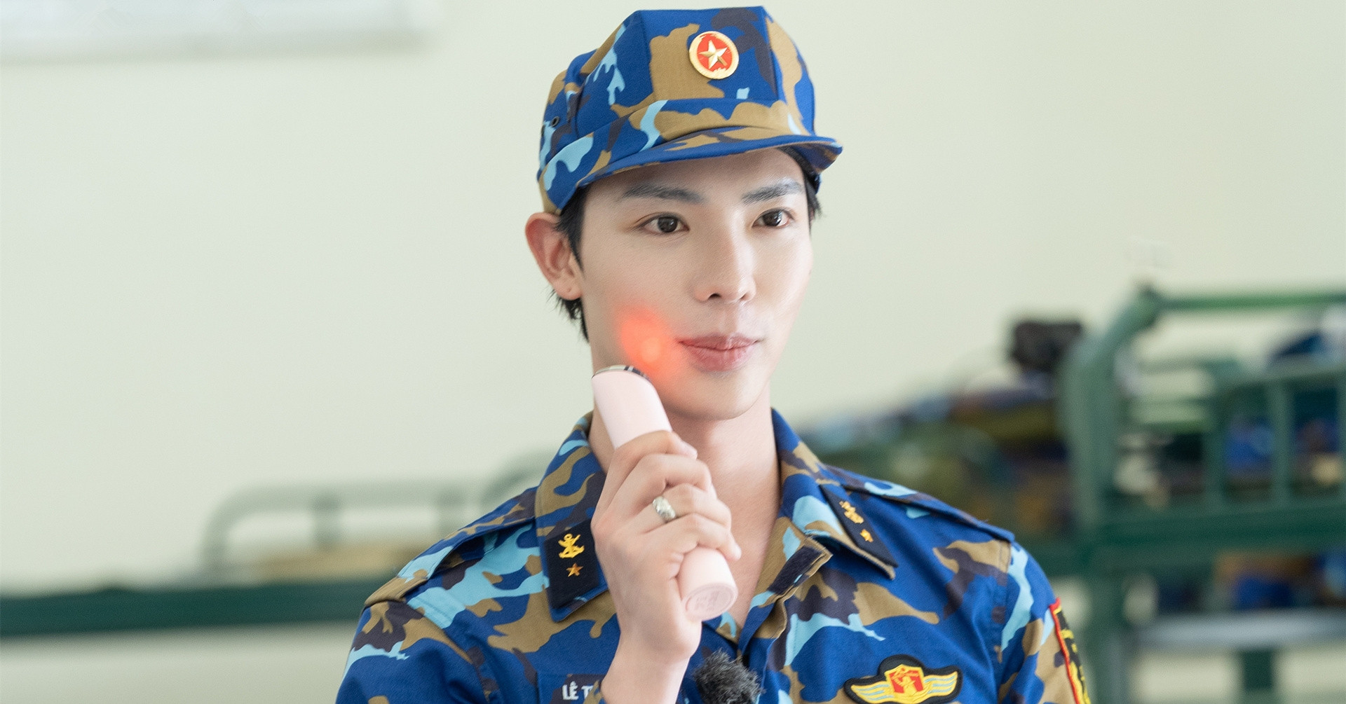 Sao Nhap Ngu Thuy Ngan Ngat Xiu Erik Bi Tich Thu My Pham 1008