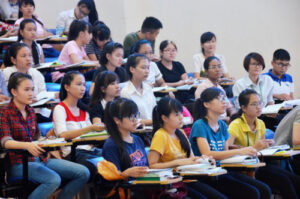 Nhiều điểm mới về nhân sự của Hội đồng trường (13/11/2018) 2 sinh vien CPAU