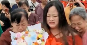 that lac con 22 nam vi chai sua tam vo ngay doan tu me bat khoc noi loi xin loi 1899.avif