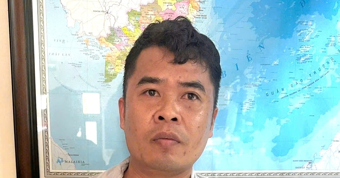 Thay Truong Hoc Lap May Tinh Moi Nguoi Dan Ong Tu Da Nang Vao Dak Lak Trom Cap 2908