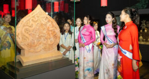 thi sinh hoa hau van hoa the gioi 2026 tham quan nha quoc hoi 3422