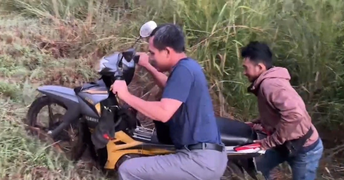 Thieu Ta Quan Doi Ke Chuyen Giup Do Doi Vo Chong Gap Tai Nan Tren Duong 2825