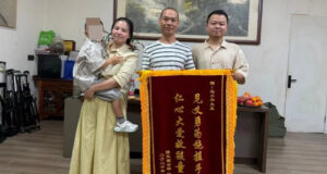 Thoát Chết Sau Đuối Nước, Gia Đình Treo Băng Rôn Tìm Ân Nhân Cứu Mạng 3 Thoat Chet Sau Duoi Nuoc Gia Dinh Treo Bang Ron Tim An Nhan Cuu Mang 399