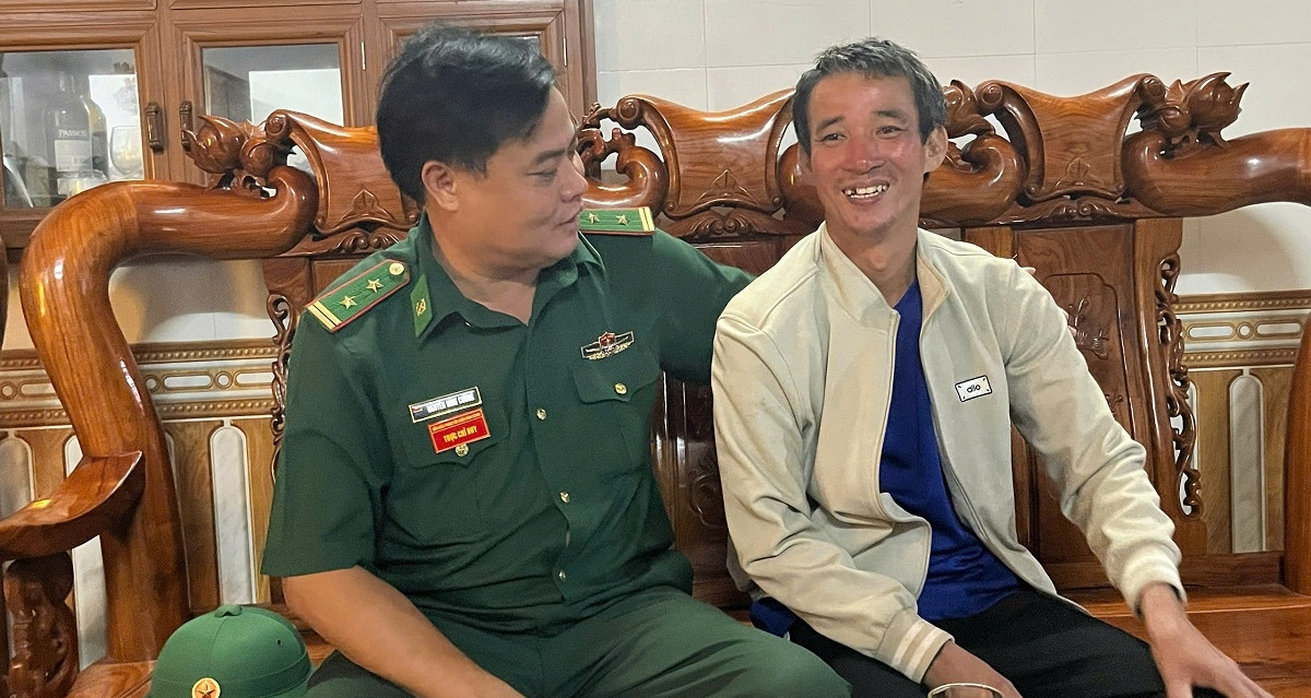 Thuyen Truong Quang Tri Ke 8 Gio Boi Giua Bien Gianh Su Song 656