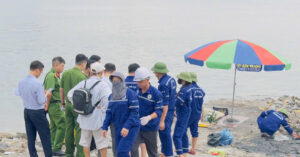 Tìm thấy thi thể người đàn ông 33 tuổi nhảy cầu Bãi Cháy 1 tim thay thi the nguoi dan ong 33 tuoi nhay cau bai chay 3034