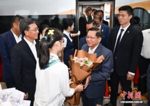 tong thong myanmar min aung hlaing den hang chau bang tau cao toc ngay 18 6. anh china news