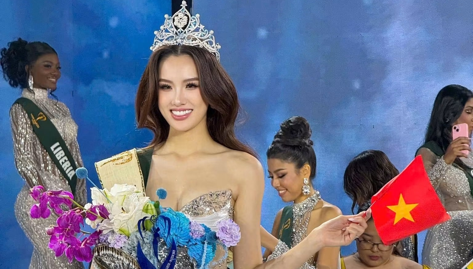 Trinh My Anh Bi Tuoc Danh Hieu Miss Earth Water Sau Khi Doat A Hau Miss Universe Vietnam 950