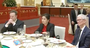 tu co gai bo hoc nam 15 tuoi den nu ty phu ngoi giua tim cook va elon musk 2204
