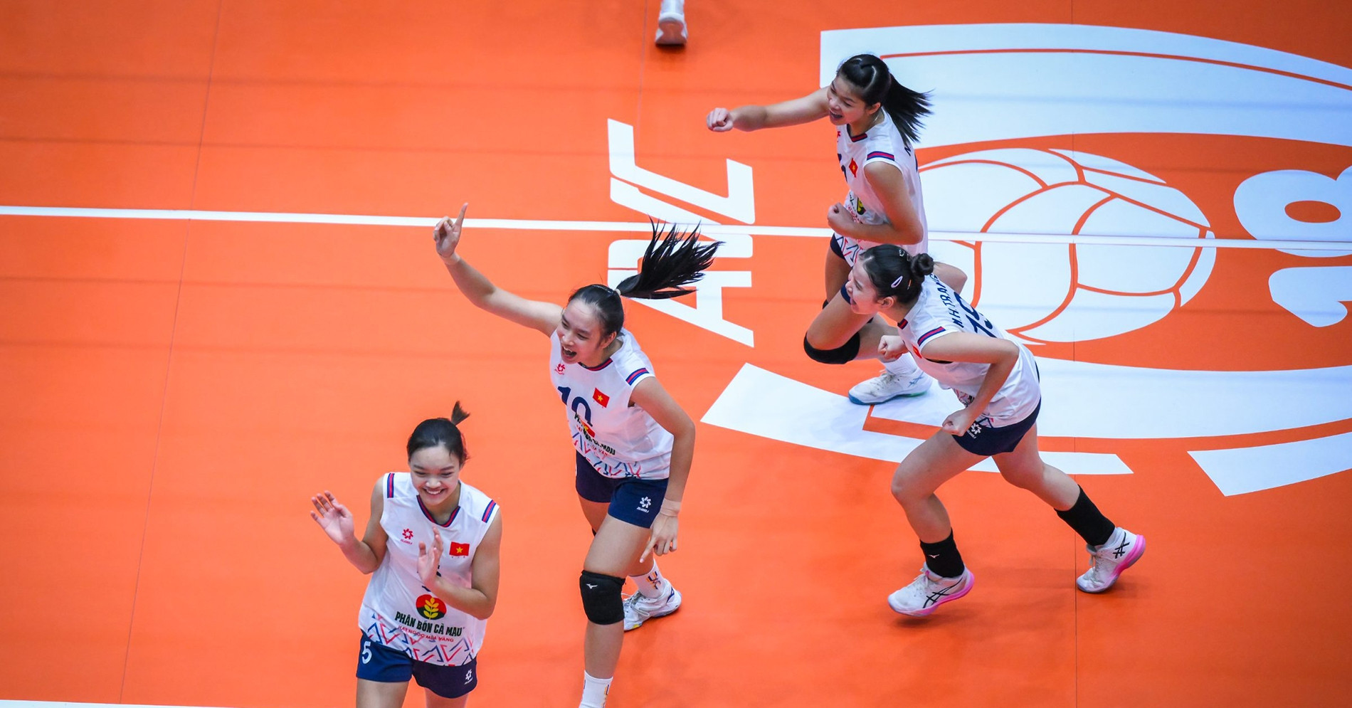 Tuyen Bong Chuyen U18 Nu Viet Nam Thang 1 Set Truoc Trung Quoc 1177