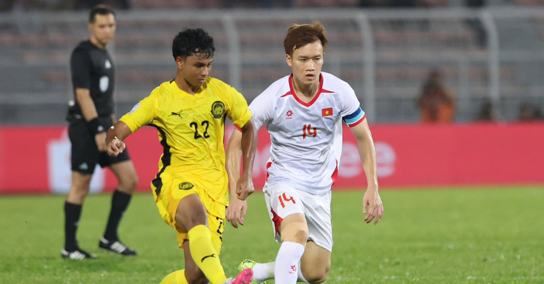 Tuyen Viet Nam 2 0 Malaysia Hoang Duc Nhac Vai Tro Cua Quang Hai 2665