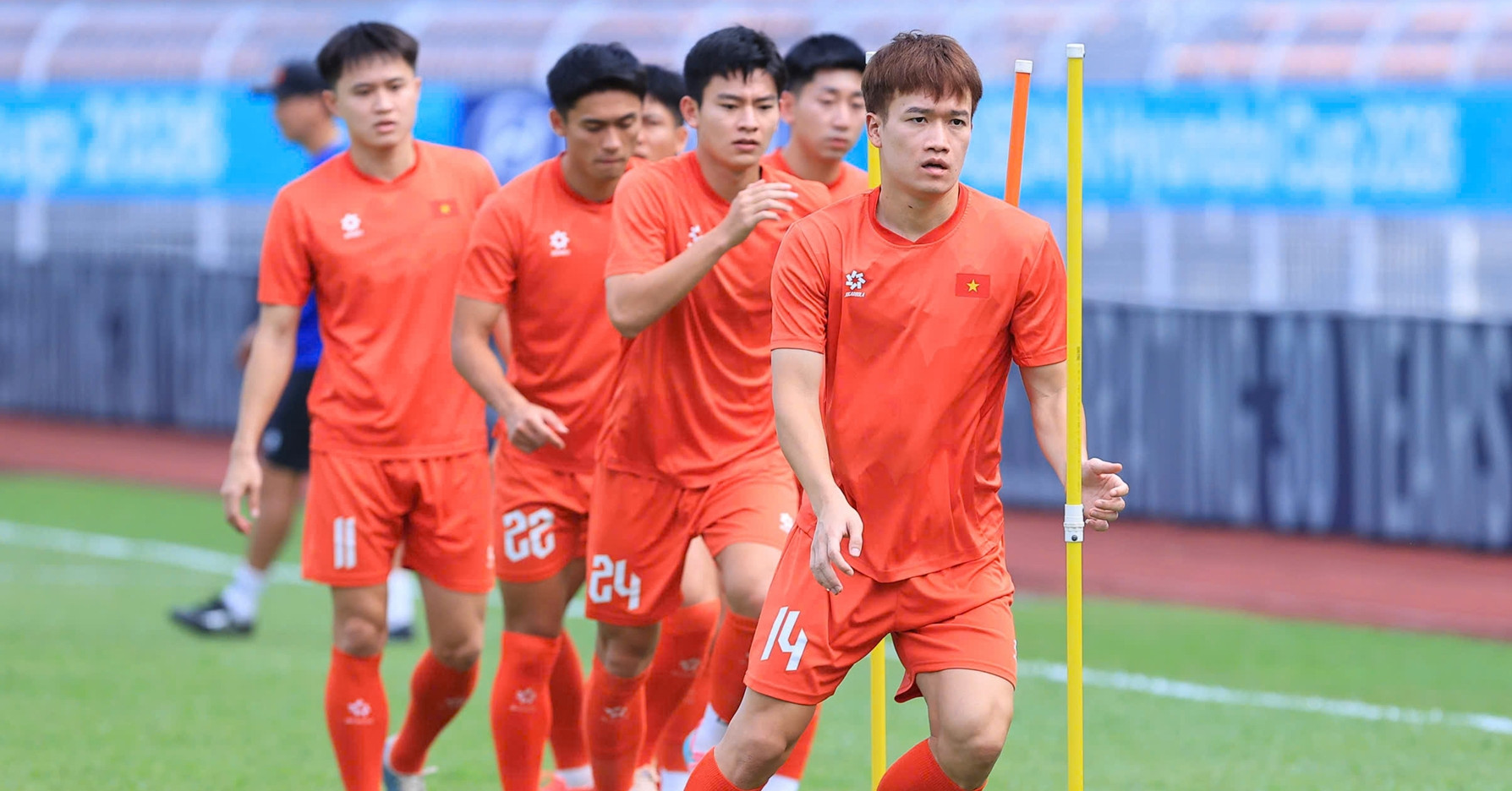 Tuyen Viet Nam Nhan Tin Cuc Vui Truoc Dai Chien Malaysia 1294