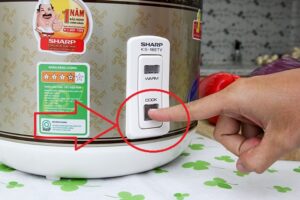 vi sao khi nau com ta thuong bat nut cook hai lan bam 1 lan duoc khong 204530