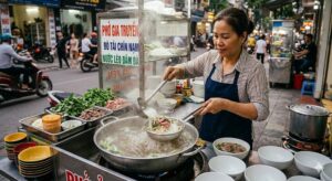 vi sao nguoi ban pho luon chan bat qua nuoc soi truoc khi muc 163225