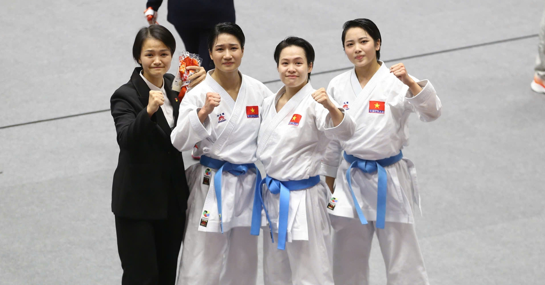 Xuc Dong Khoanh Khac 3 Nu Vo Si Karate Viet Nam Bat Khoc Voi Hcv Asiad 1855