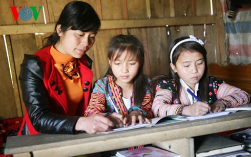 xuc dong ve nhung cai tet cua cac co giao noi bien gioi lai chau